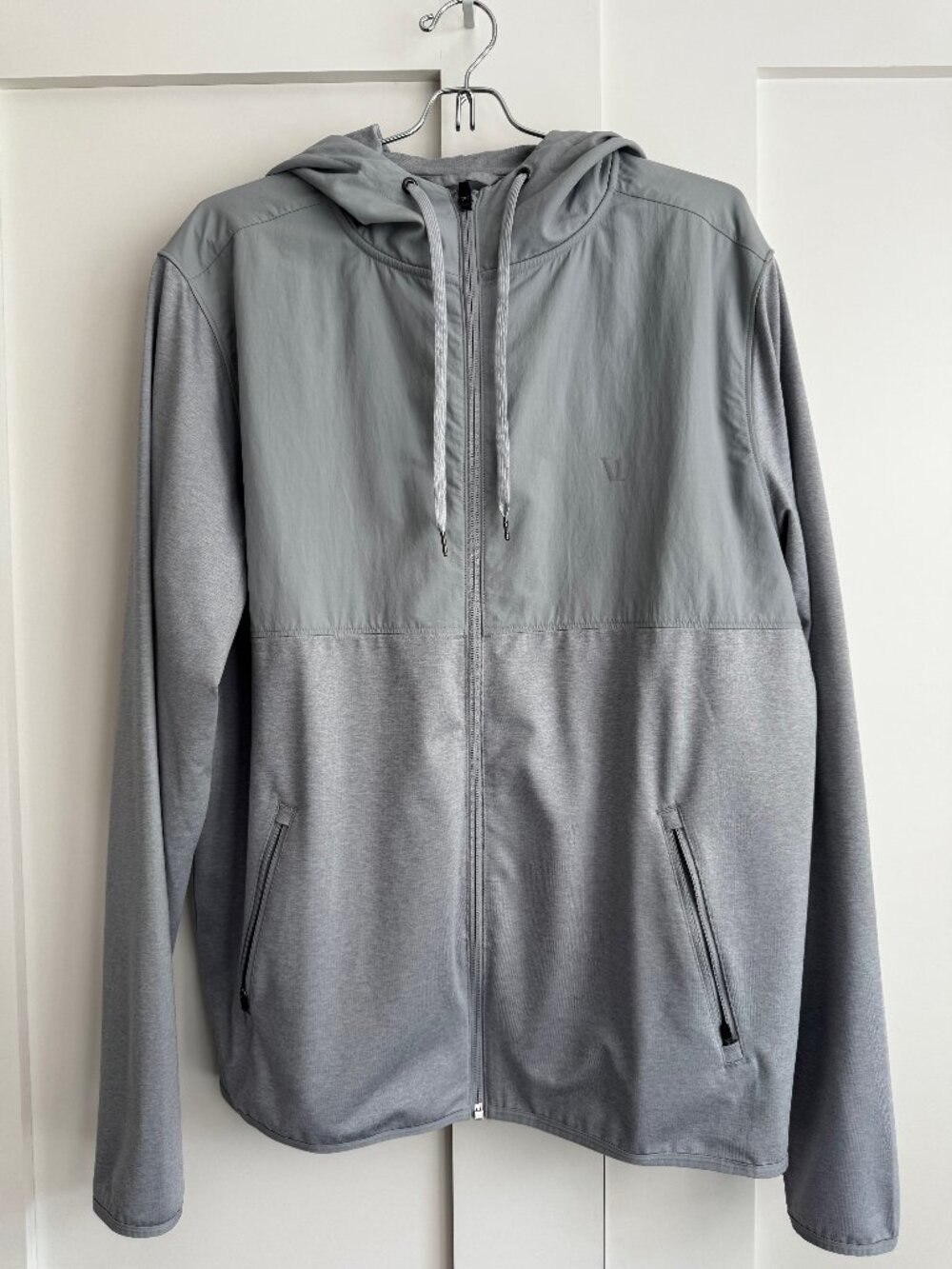 Vuori Mens Full Zip Hoodie Jacket Light Gray Size L